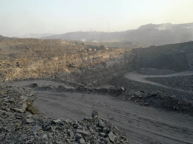 礦區(qū)石頭運(yùn)輸 礦區(qū)石頭運(yùn)輸